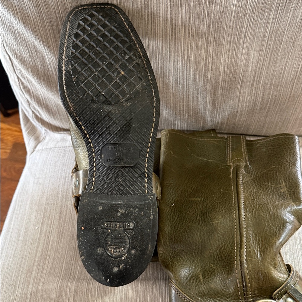 Women's Frye vintage  Olive Leather  Boots. - Picture 3 of 7